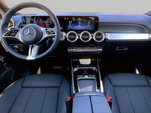 New 2026 Mercedes-Benz GLB 250 4MATIC image 7