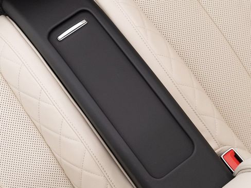 Used 2023 Bentley Continental GT Azure AWD/4WD image 29