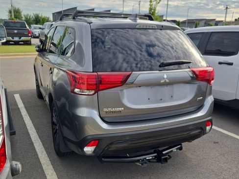 Used 2020 Mitsubishi Outlander SE AWD/4WD image 2