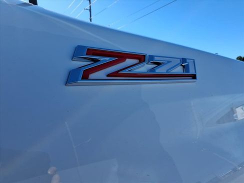 Used 2024 Chevrolet Silverado 2500 LTZ w/ LTZ Convenience Package image 10