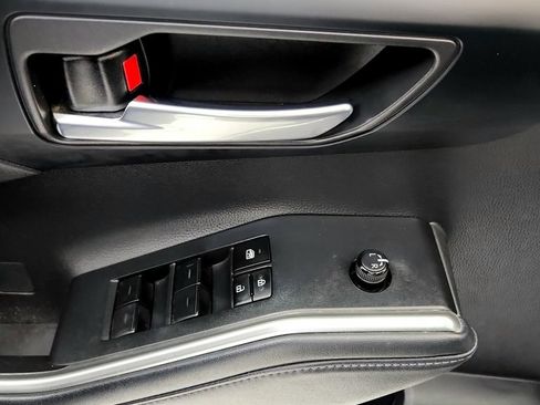 Used 2023 Toyota Highlander XLE AWD/4WD image 24