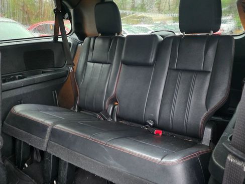 Used 2018 Dodge Grand Caravan GT FWD image 11