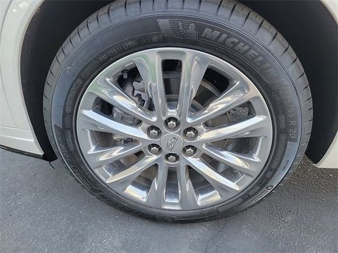 Certified 2022 Cadillac XT6 Premium Luxury w/ Platinum Package image 30