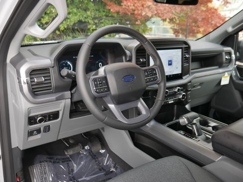 New 2025 Ford F150 Lightning XLT image 4