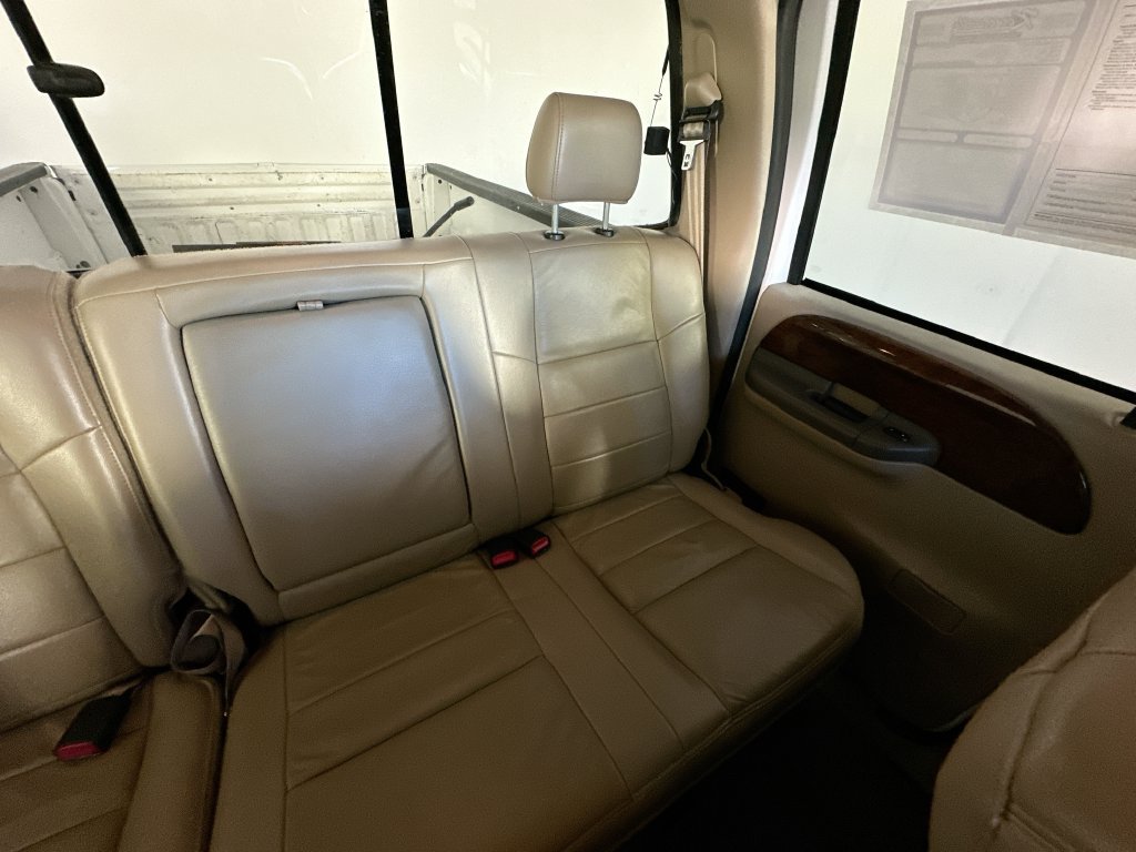 Used 2004 Ford F350 Lariat AWD/4WD image 14