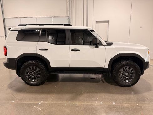 Used 2025 Toyota Land Cruiser w/ Premium Package AWD/4WD image 4