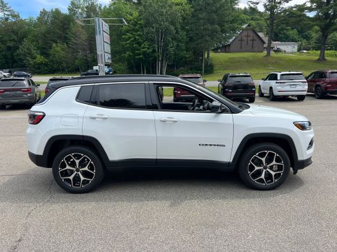 New 2026 Jeep Compass Limited AWD/4WD image 4