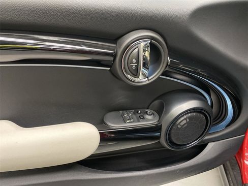 Certified 2024 MINI Cooper SE image 19