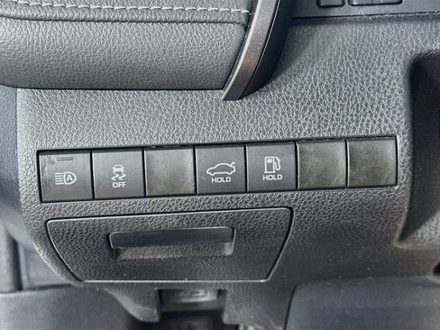 Used 2023 Toyota Camry SE FWD image 21