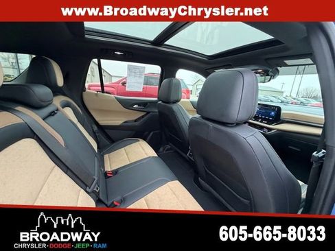 Used 2025 Chevrolet Equinox ACTIV w/ Safety and Technology Package image 12