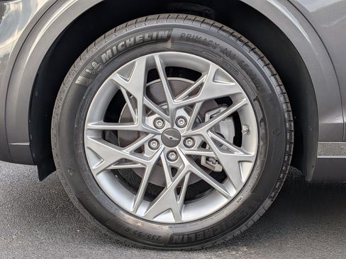 Used 2022 Genesis GV70 2.5T w/ Select Package AWD/4WD image 13