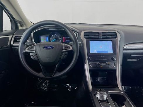 Used 2020 Ford Fusion SE image 24