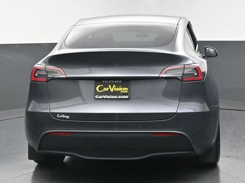 Used 2022 Tesla Model Y Performance image 3