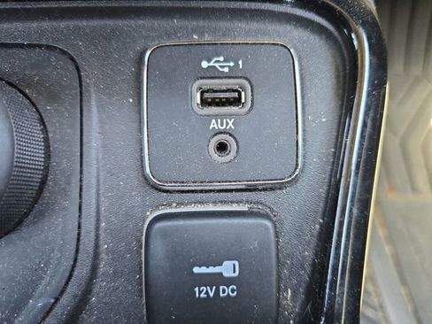 Used 2021 Jeep Compass Latitude image 6