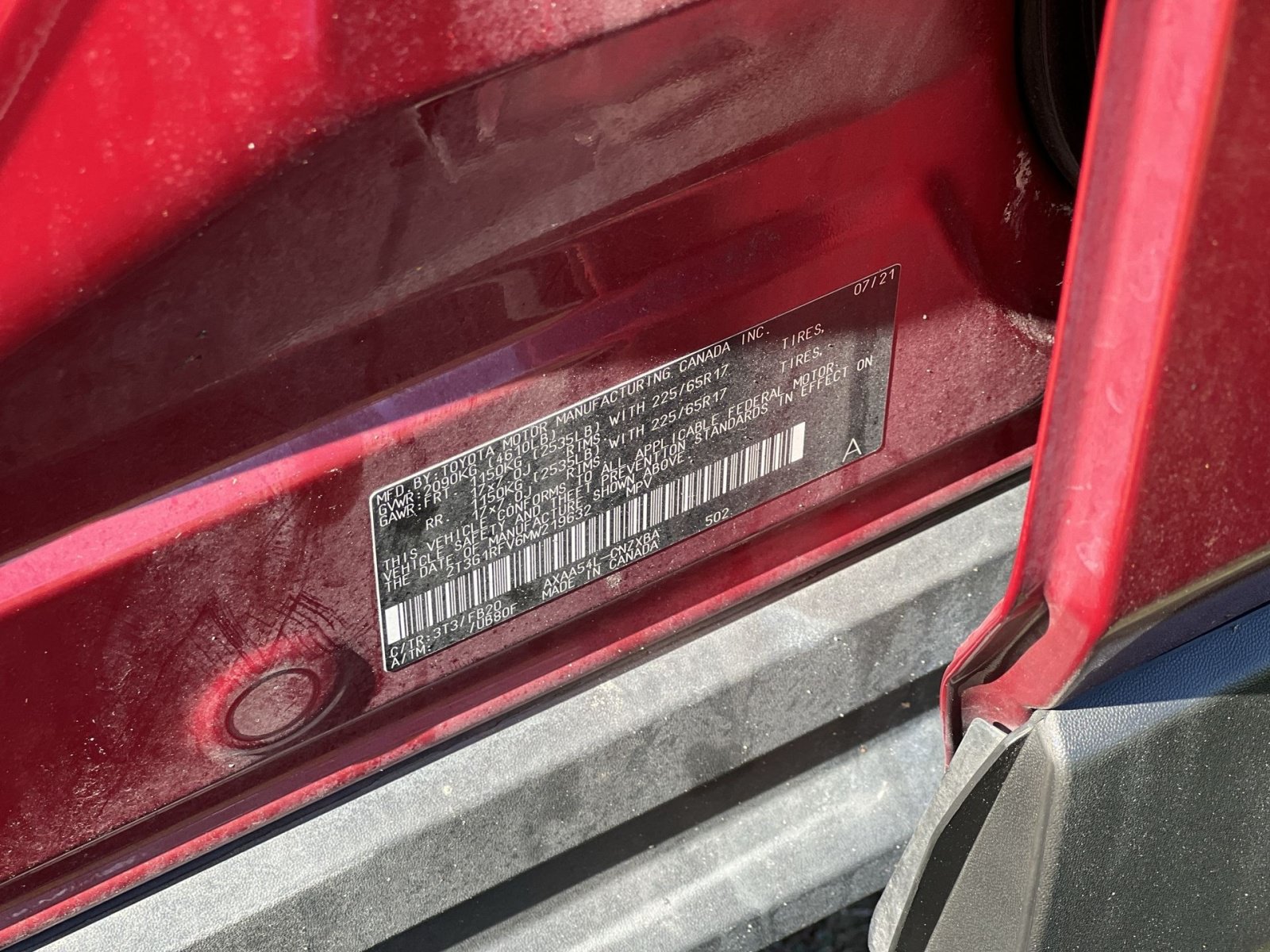 Used 2021 Toyota RAV4 LE AWD/4WD image 28