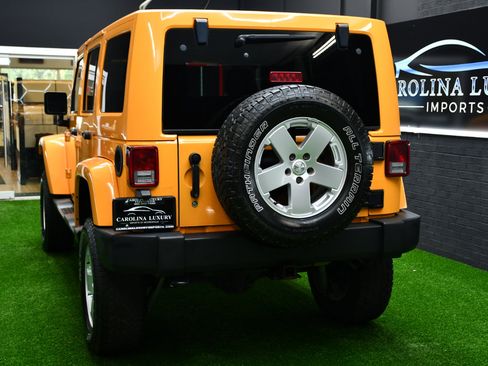 Used 2012 Jeep Wrangler Unlimited Rubicon w/ Max Tow Pkg image 3