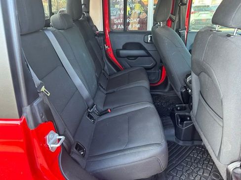 Used 2023 Jeep Gladiator Overland image 17