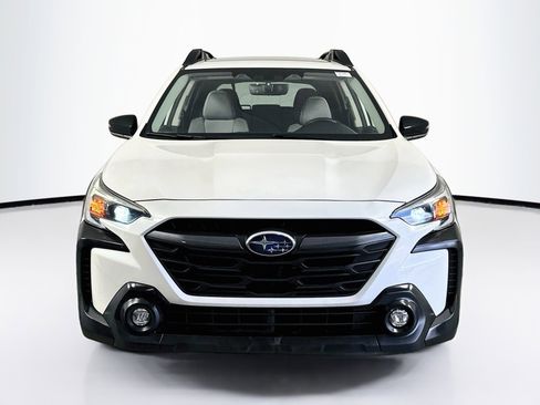 Used 2023 Subaru Outback Premium AWD/4WD image 2