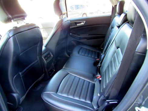 Used 2024 Ford Edge SEL w/ Convenience Package image 30