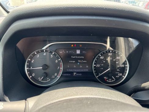 Used 2020 Nissan Titan SV w/ SV Convenience Package RWD image 24