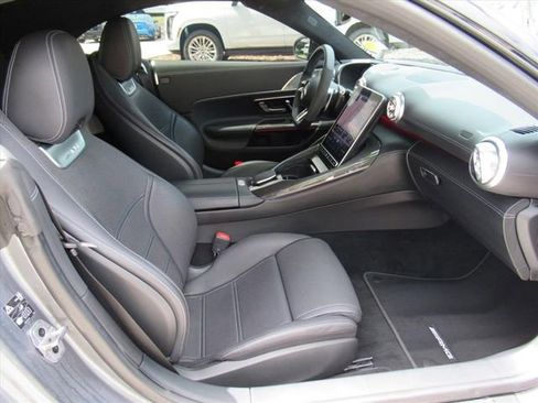 Used 2022 Mercedes-Benz SL 63 AMG 4MATIC image 9