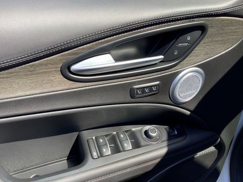 Used 2022 Alfa Romeo Stelvio Ti image 10