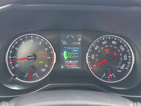 Used 2019 Toyota RAV4 XLE FWD image 11