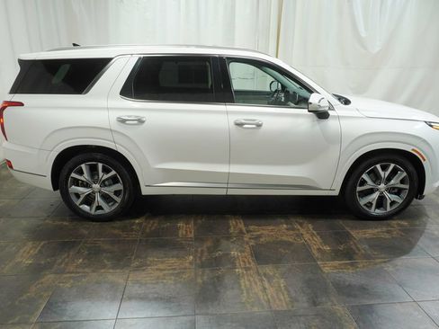 Used 2023 Toyota RAV4 XLE w/ Convenience Package AWD/4WD image 3
