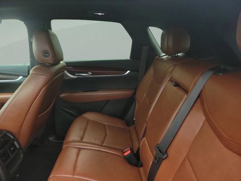 Used 2020 Cadillac XT5 Premium Luxury w/ LPO, Illumination Package image 6