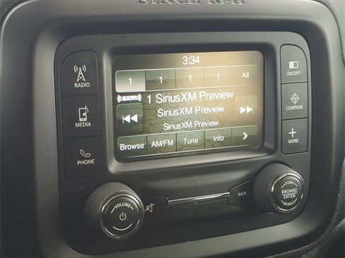 Used 2015 Jeep Renegade Latitude w/ Popular Equipment Group image 17