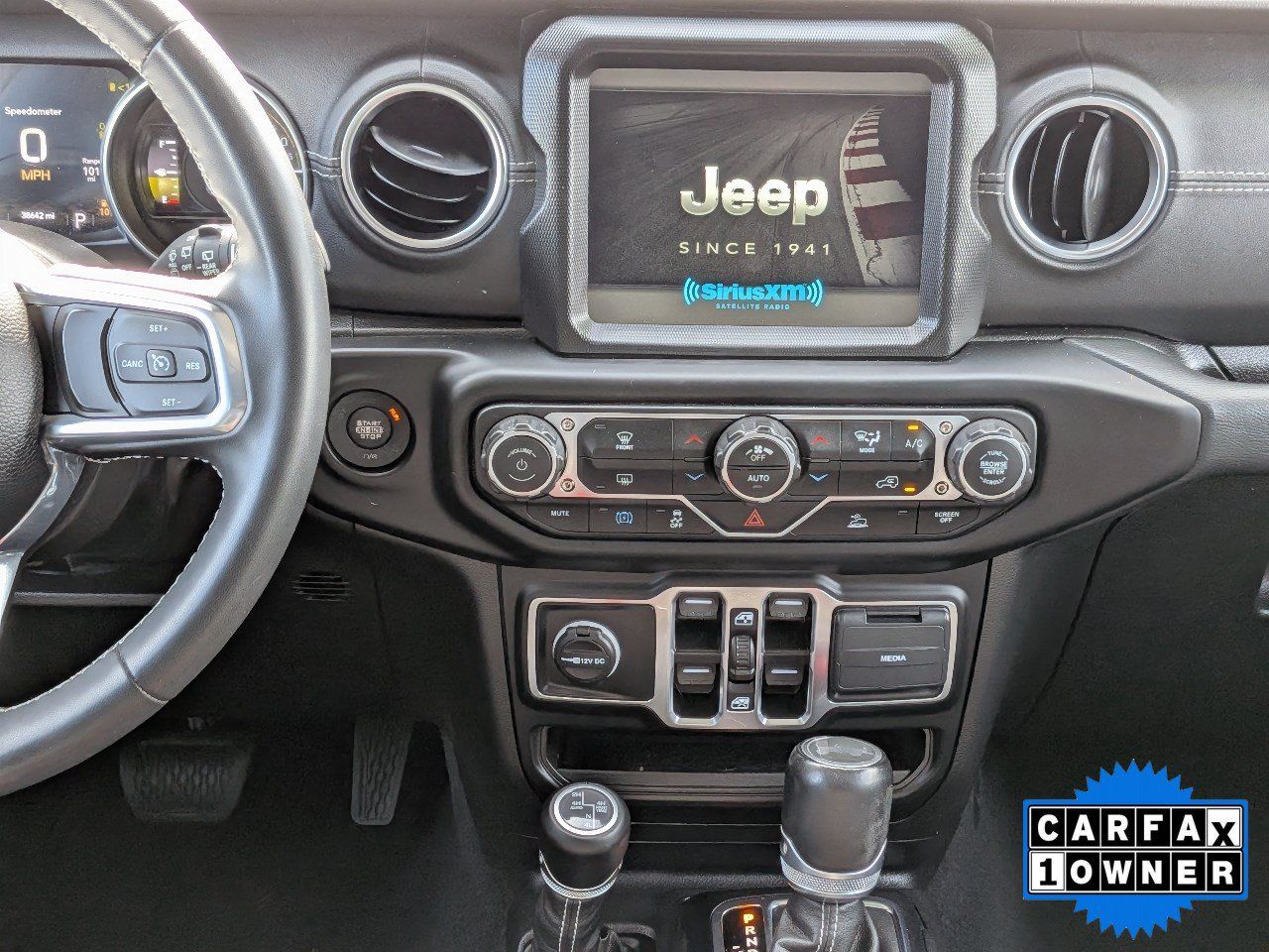 Used 2023 Jeep Wrangler Unlimited Sahara AWD/4WD image 19