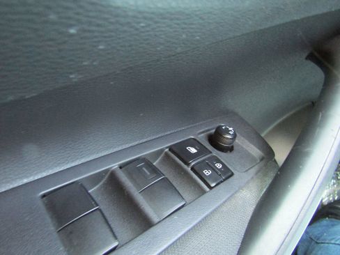 Used 2021 Toyota Corolla LE image 26