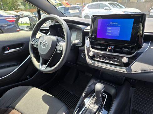 Used 2025 Toyota Corolla SE AWD/4WD image 9
