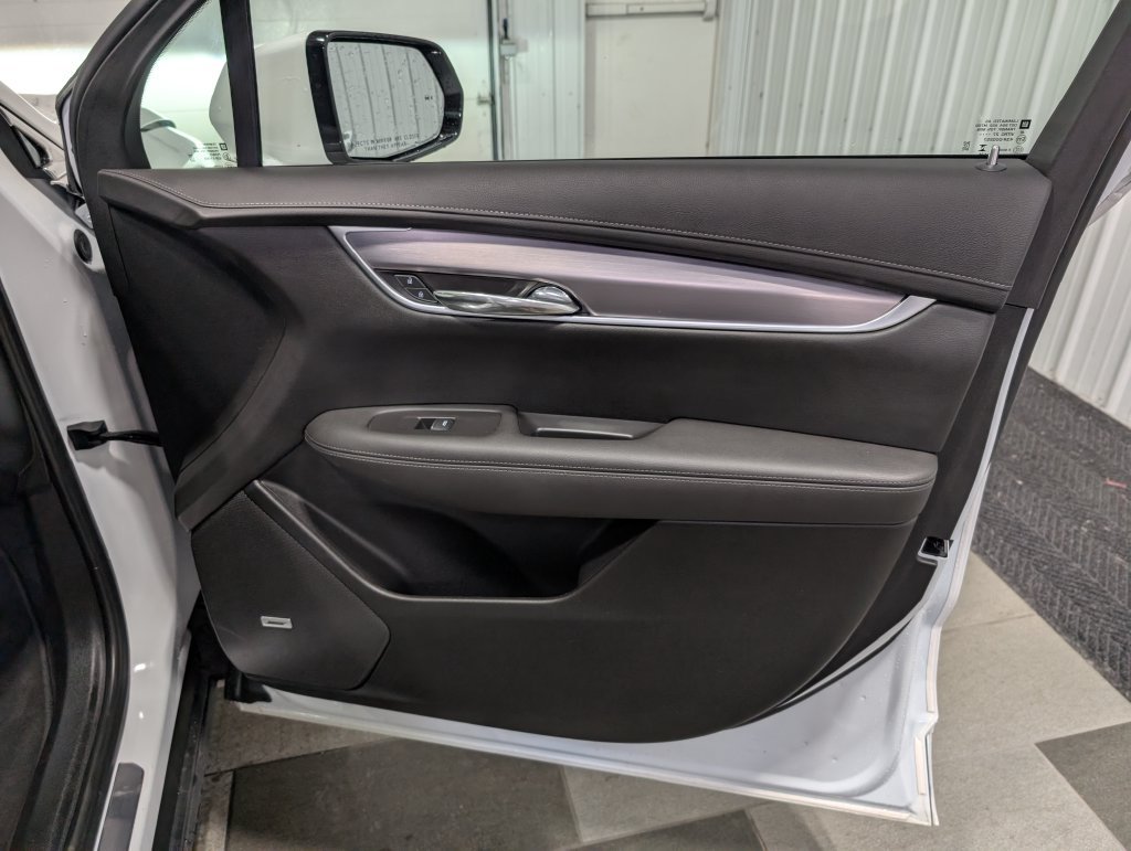 Used 2024 Cadillac XT6 Luxury AWD/4WD image 32