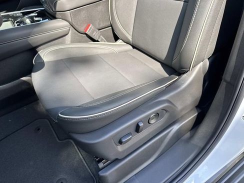 New 2026 Chevrolet Suburban Premier RWD image 18