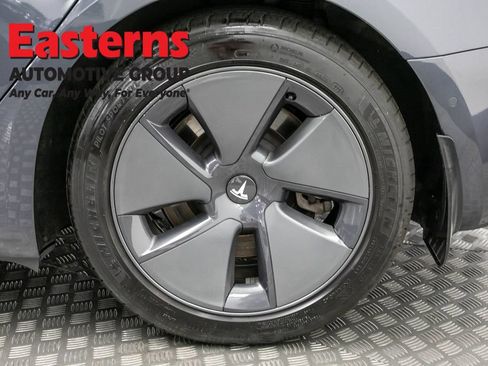 Used 2022 Tesla Model 3 Long Range AWD/4WD image 29