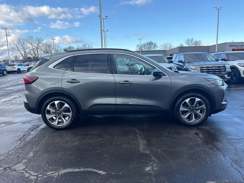 Used 2025 Ford Escape Platinum w/ Premium Technology Package image 6