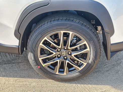 New 2026 Toyota Corolla Cross XLE AWD/4WD image 12