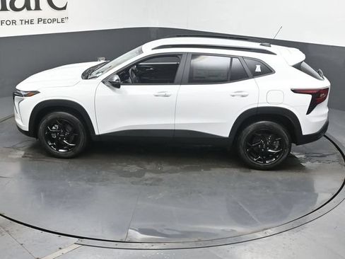 New 2026 Chevrolet Trax LT w/ Driver Confidence Package FWD image 21