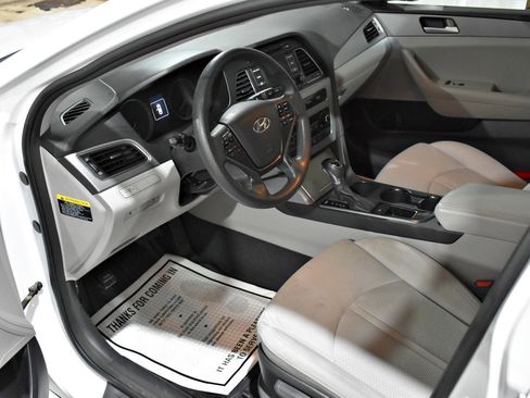 Used 2015 Hyundai Sonata SE image 30