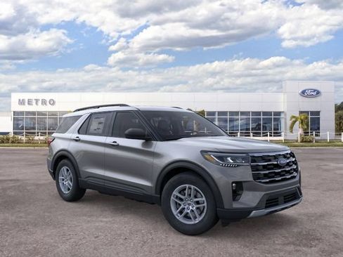 New 2026 Ford Explorer Active w/ Active Comfort Package RWD image 7
