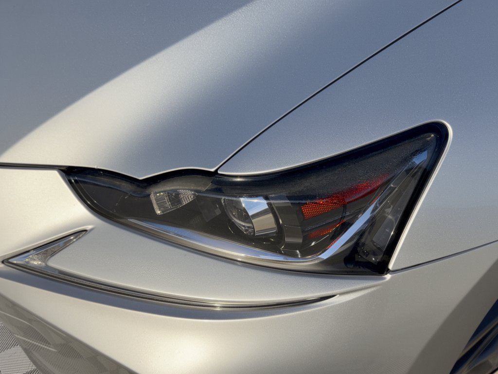 Used 2017 Lexus IS 200t F Sport RWD image 12