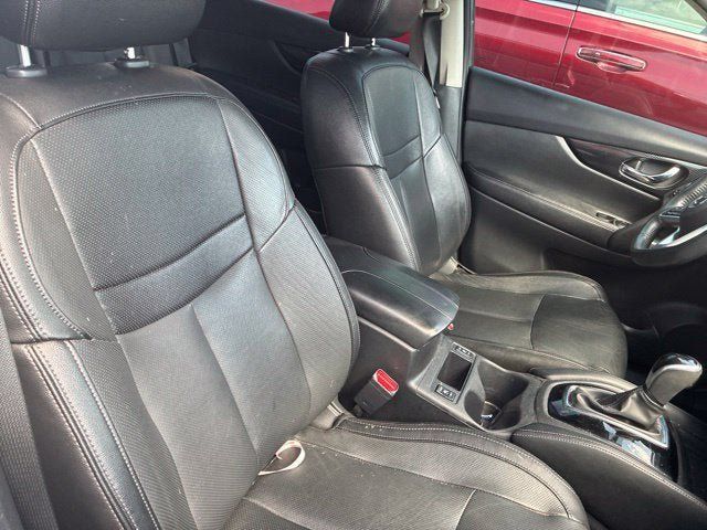 Used 2017 Nissan Rogue SL w/ SL Premium Package FWD image 19