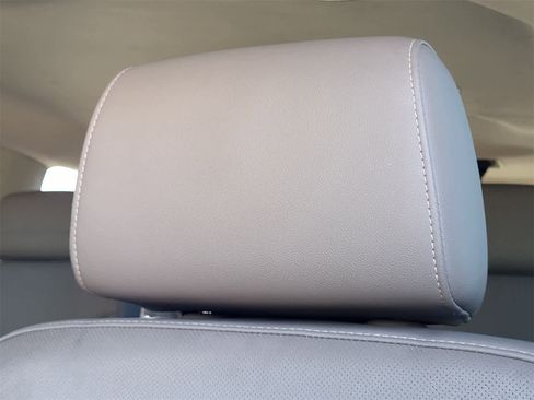 Used 2018 Chevrolet Suburban Premier image 14