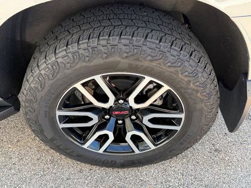 Used 2023 GMC Yukon AT4 w/ LPO, Floor Liner Package image 7