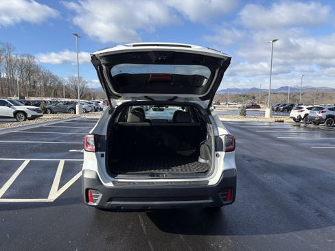 Used 2021 Subaru Outback Premium w/ Popular Package #1 image 11