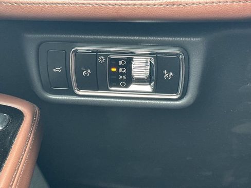 Used 2025 Lincoln Aviator Reserve w/ Equipment Group 201A AWD/4WD image 33