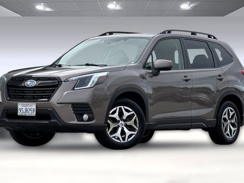 Used 2023 Subaru Forester Premium image 24