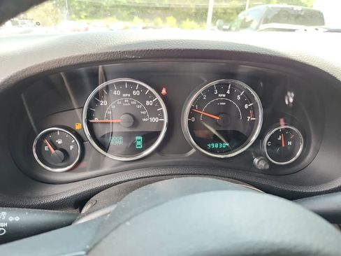 Used 2016 Jeep Wrangler Rubicon w/ Power Convenience Group AWD/4WD image 9
