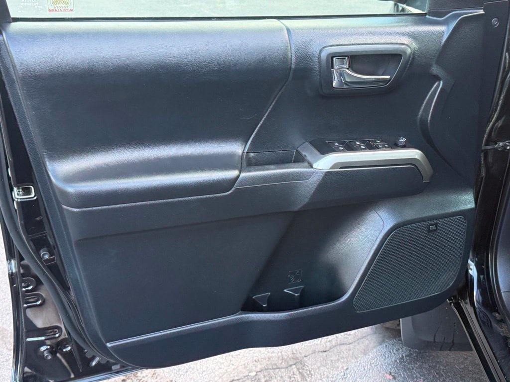 Certified 2019 Toyota Tacoma Limited AWD/4WD image 13